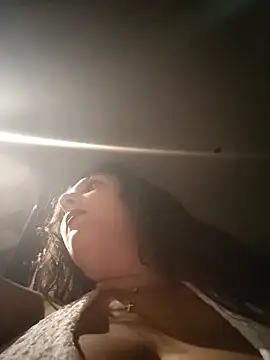 IRINA_DIAMOND 即時 XXX 聊天