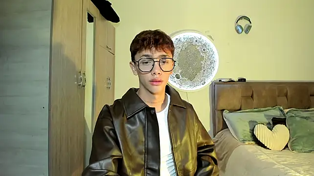 Chat XXX Live Timothy_ros
