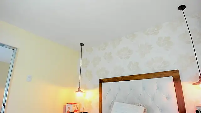 Chat +18 de IRISCLARK1 ao vivo
