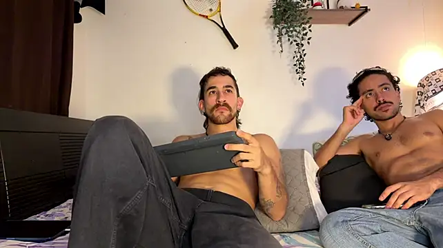 Aaron_wheelのライブXXXチャット