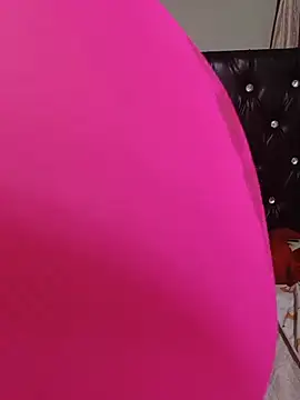 Bigboobsbooty: онлайн-секс-чат