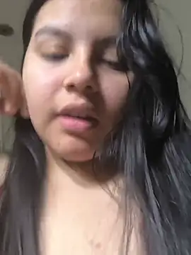 Hinae_'s Live XXX Chat