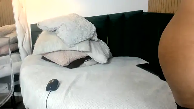 Mishka__ Chat XXX in diretta