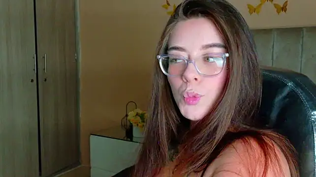 Charlotte_Olsen_'s Live XXX Chat