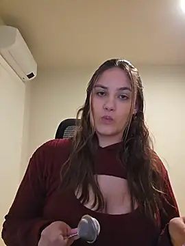MiaRides19's Live XXX Chat
