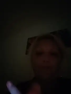 XXX chat uživo modela Divineblond