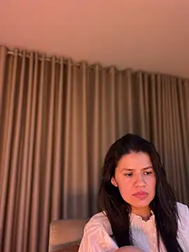 Chat +18 de Aliinak ao vivo