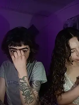 แชท XXX สดของ AlexxaAndRileyy