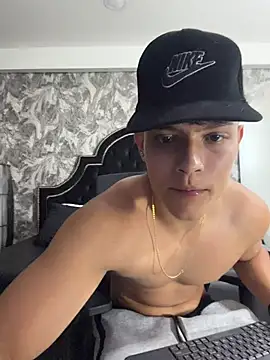 Онлайн чат XXX DilanMiller_