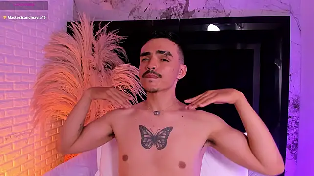 NicoKingg1_'s Live XXX Chat