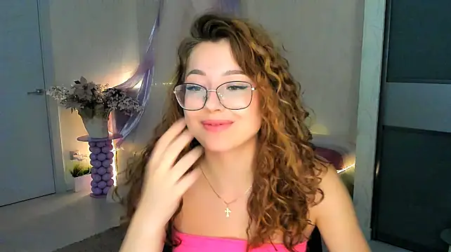 SereneFlame Adlı Modelin Canlı XXX Sohbeti