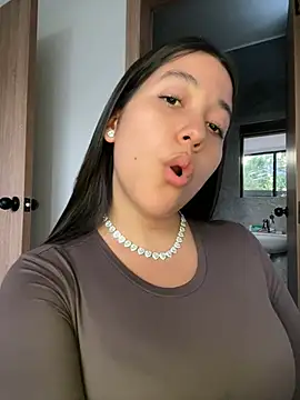 Nhefertary Adlı Modelin Canlı XXX Sohbeti