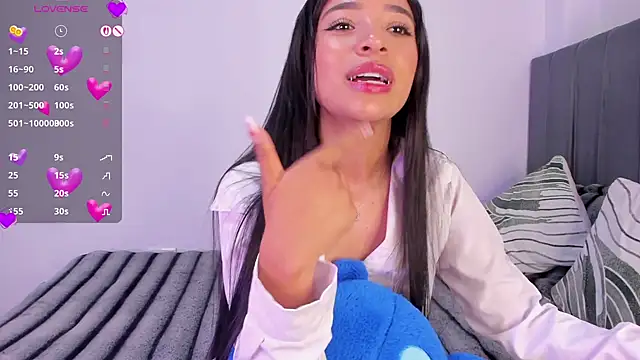 צ'אט XXX בשידור חי של lillielover16