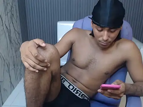Chat XXX ao vivo de desireblack_