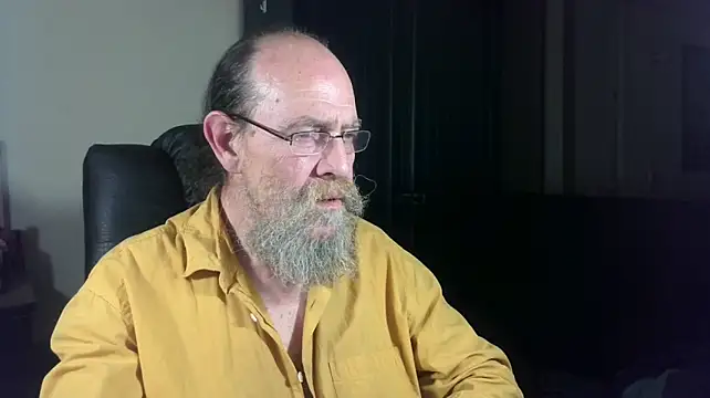Uncle_Hottien Live XXX chat