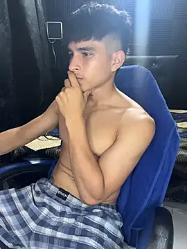 nic_2005 Chat XXX live
