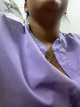 Chat XXX en directo de babysaritaa