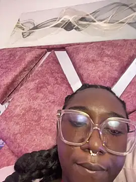 ZahhyFrequency's Live XXX Chat