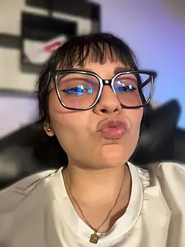 Chat XXX en directo de cinna_monroll