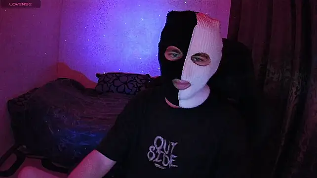 ZXCENSORED- Adlı Modelin Canlı XXX Sohbeti