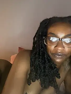 PrincessRayari's Live XXX Chat