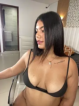 Chat +18 de Paulinaa__ ao vivo