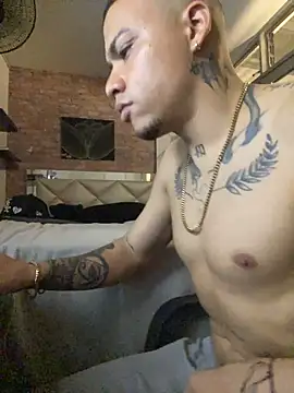 Chat +18 de AlphaMasterXxx ao vivo
