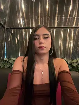 LilacNoir's Live XXX Chat