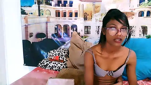 IndianSilkySpice Adlı Modelin Canlı XXX Sohbeti
