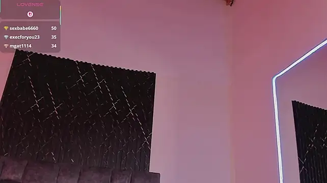 XXX chat uživo modela Alexxus_Smith