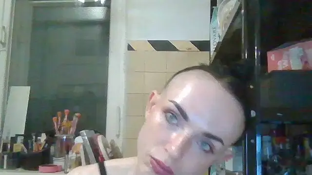 Trinsy_Love – Naživo XXX chat