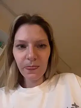 MaryHiggins live XXX chat