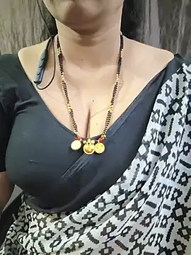 bhuvana_555's Live XXX Chat
