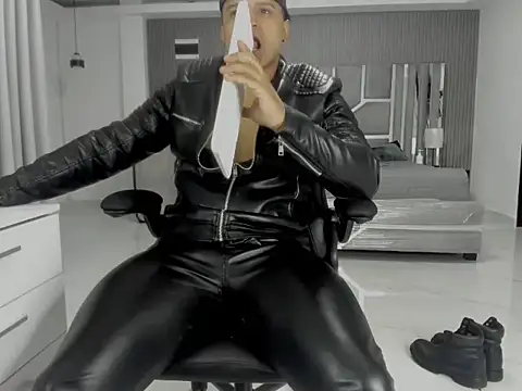 master_leather – Live XXX-chat