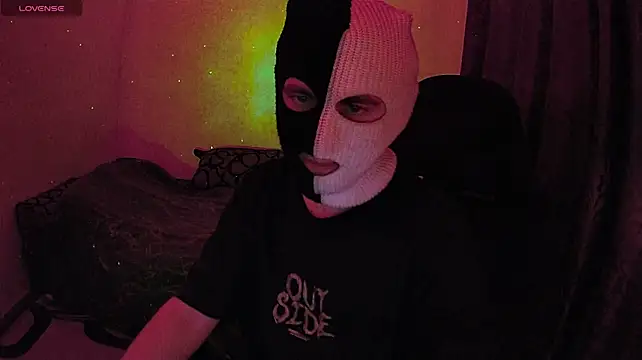 ZXCENSORED- – Live XXX-chat