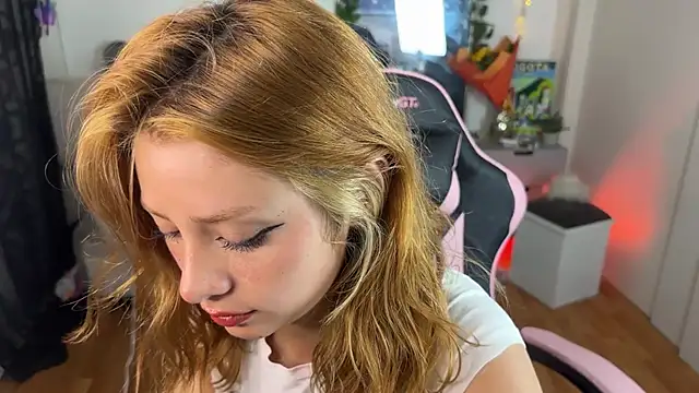 ari_kat's Live XXX Chat