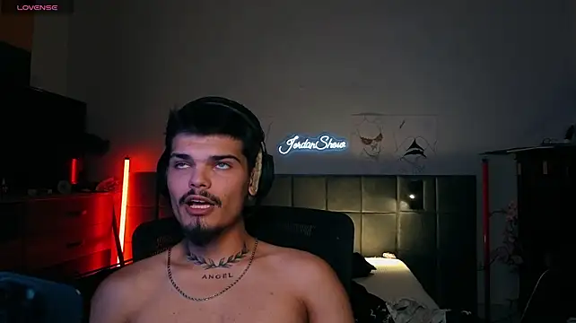 Онлайн чат XXX JordanShow