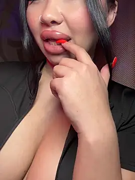 LaaadyDaaamn's Live XXX Chat