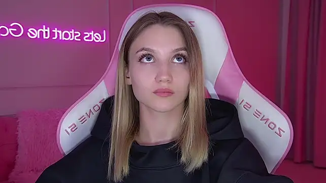 StacyEvances' Live XXX Chat