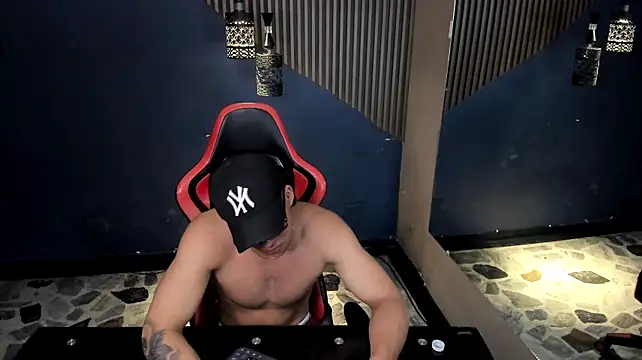XXX chat uživo modela Axxel_Muscle