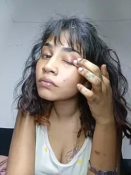Eroticcmaria 现场XXX聊天
