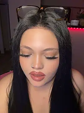 Vixen-Kiss' Live XXX Chat