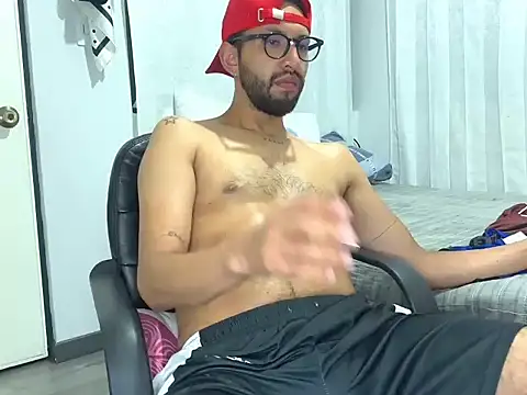 thomass1018 Adlı Modelin Web Kamerası Şovu