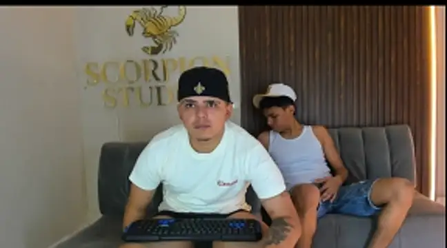 Charlie_Scorpion élő XXX-chatje