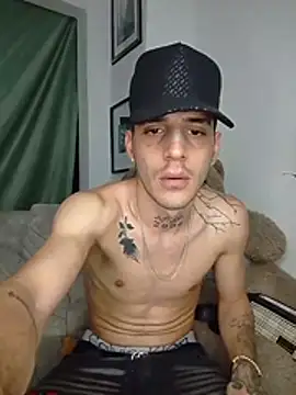 MaxHornyLatin Chat XXX live