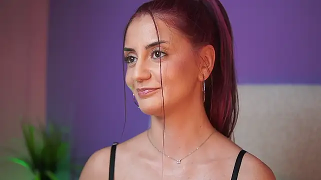 SabrinaHope Adlı Modelin Canlı XXX Sohbeti