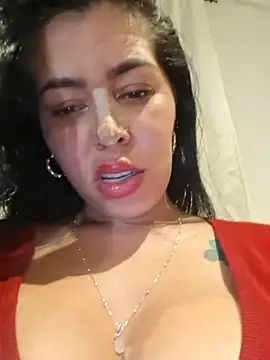Luianna Adlı Modelin Canlı XXX Sohbeti