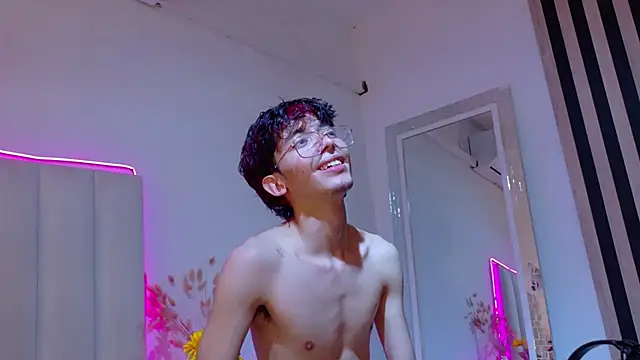 Chat XXX en directo de Twink_Sebas7