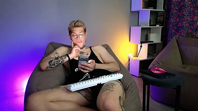 DENIS_HERE Live XXX Chat