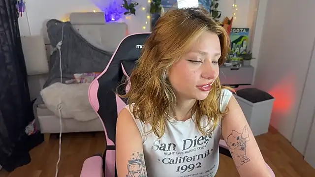 ari_kat Chat XXX in diretta
